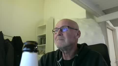 madio1187940 online show from December 15, 4:11 pm