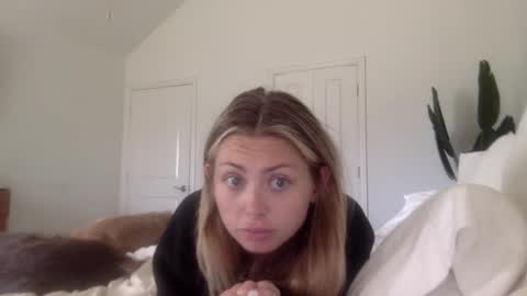 Snapshot of madirose69 chatting on October 3, 2:36 pm mari rose online show from October 3, 2:36 pm