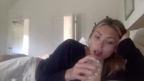 Snapshot of madirose69 chatting on October 7, 3:42 pm mari rose online show from October 7, 3:42 pm