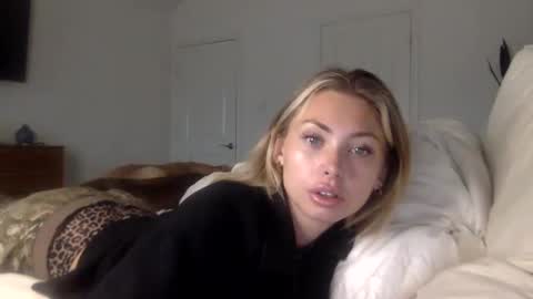 Snapshot of madirose69 chatting on October 24, 1:40 pm mari rose online show from October 24, 1:40 pm