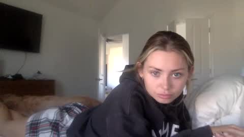 Snapshot of madirose69 chatting on October 27, 9:41 pm mari rose online show from October 27, 9:41 pm