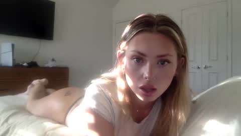 Snapshot of madirose69 chatting on October 28, 2:09 pm mari rose online show from October 28, 2:09 pm