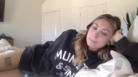 Snapshot of madirose69 chatting on November 6, 3:13 pm mari rose online show from November 6, 3:13 pm