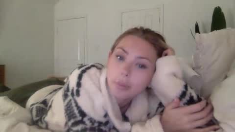 Snapshot of madirose69 chatting on November 17, 2:12 pm mari rose online show from November 17, 2:12 pm