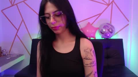 madison_braley online show from March 20, 12:54 pm