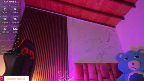 Melissa     700  1400 -5 online show from December 23, 4:50 pm