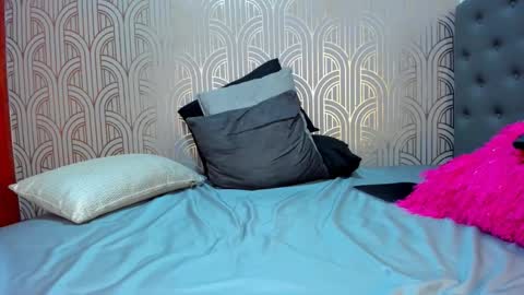   online show from February 4, 8:13 am