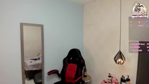 Snapshot of madison_rowan chatting on December 31, 6:37 am MADI online show from December 31, 6:37 am