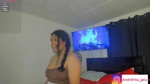 Snapshot of madisonbrunette_lxs chatting on June 3, 2:47 am madison online show from June 3, 2:47 am