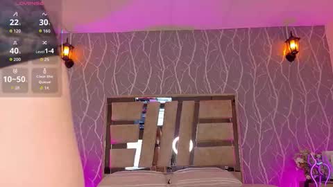    online show from October 3, 12:46 pm