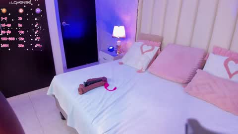 madissonbonny_ online show from April 4, 9:12 pm