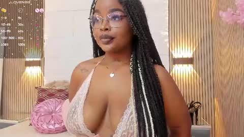 Snapshot of madissonlopez chatting on July 1, 9:14 pm Madisson Lopez online show from July 1, 9:14 pm