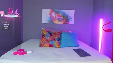 Snapshot of madissonshakur19 chatting on November 24, 6:18 pm Madi online show from November 24, 6:18 pm