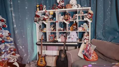 Alice online show from December 16, 3:06 pm