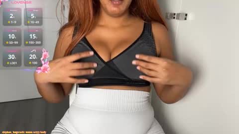 Snapshot of madsnextdoor chatting on October 14, 8:31 pm Maddie online show from October 14, 8:31 pm