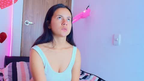 Snapshot of mady_gh chatting on October 21, 4:13 am mady online show from October 21, 4:13 am