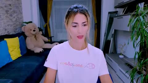 Madye Roberts online show from September 12, 9:59 pm