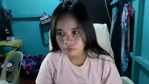 Snapshot of mae_lovers234xx chatting on December 9, 1:24 pm mae_lovers234xx online show from December 9, 1:24 pm