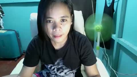 Snapshot of mae_lovers234xx chatting on January 7, 3:23 pm mae_lovers234xx online show from January 7, 3:23 pm