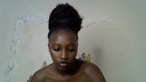 Snapshot of maee_y chatting on November 30, 4:44 pm Maee online show from November 30, 4:44 pm