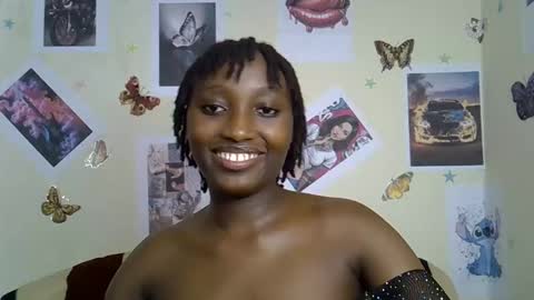 Snapshot of maee_y chatting on January 6, 5:27 pm Maee online show from January 6, 5:27 pm