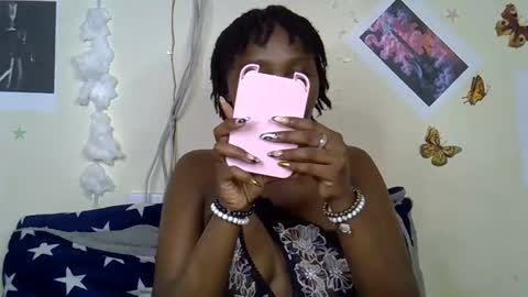 Snapshot of maee_y chatting on January 10, 5:26 pm Maee online show from January 10, 5:26 pm