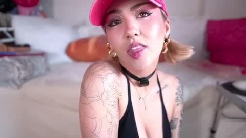 Maeve  schedule 11 am- 530 pm colombia time  online show from April 17, 4:32 pm