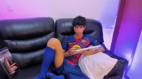 Mael online show from April 3, 6:06 pm