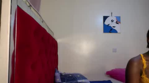 Maelys online show from April 12, 6:02 pm