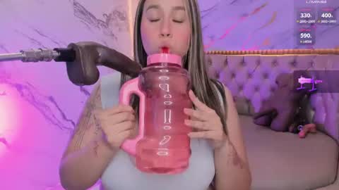 Snapshot of maeve_bigboobs chatting on July 11, 9:16 pm Mae online show from July 11, 9:16 pm