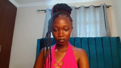 Snapshot of maeve_m chatting on January 7, 11:05 am Maeve online show from January 7, 11:05 am