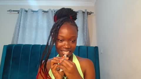 Snapshot of maeve_m chatting on January 8, 7:03 am Maeve online show from January 8, 7:03 am