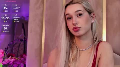 Snapshot of maevedream chatting on March 3, 9:10 pm M. online show from March 3, 9:10 pm