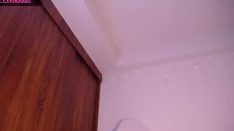 Snapshot of maggie_raver chatting on December 18, 7:52 pm maggie online show from December 18, 7:52 pm