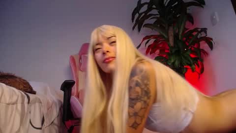 Snapshot of maggie_raver chatting on September 13, 3:01 pm maggie online show from September 13, 3:01 pm