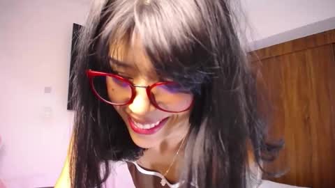 Snapshot of maggie_raver chatting on November 10, 4:39 pm maggie online show from November 10, 4:39 pm