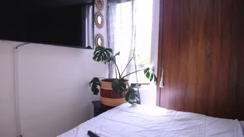 Snapshot of maggie_raver chatting on November 19, 4:07 pm maggie online show from November 19, 4:07 pm