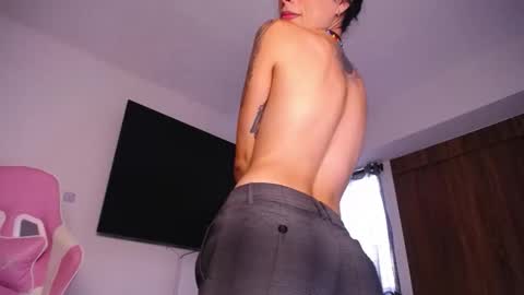 Snapshot of maggie_raver chatting on November 22, 8:52 pm maggie online show from November 22, 8:52 pm