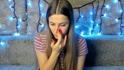 Snapshot of maggiecake chatting on December 24, 3:49 am Maggie online show from December 24, 3:49 am