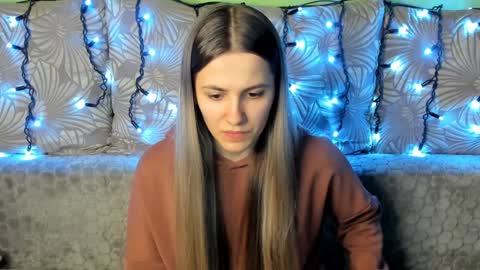 Snapshot of maggiecake chatting on January 3, 1:05 am Maggie online show from January 3, 1:05 am