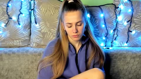 Snapshot of maggiecake chatting on January 11, 1:48 am Maggie online show from January 11, 1:48 am