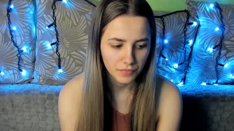 Snapshot of maggiecake chatting on January 25, 2:15 am Maggie online show from January 25, 2:15 am