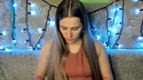 Snapshot of maggiecake chatting on February 14, 1:34 am Maggie online show from February 14, 1:34 am