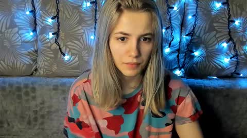 Snapshot of maggiecake chatting on March 7, 4:24 am Maggie online show from March 7, 4:24 am