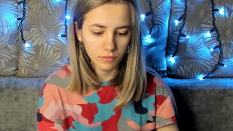 Snapshot of maggiecake chatting on March 11, 7:26 am Maggie online show from March 11, 7:26 am