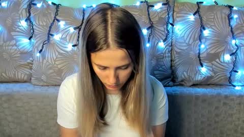 Snapshot of maggiecake chatting on October 14, 12:33 am Maggie online show from October 14, 12:33 am