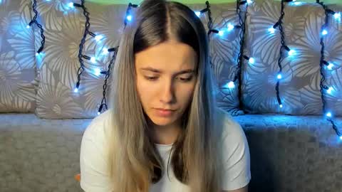 Snapshot of maggiecake chatting on October 16, 12:00 am Maggie online show from October 16, 12:00 am