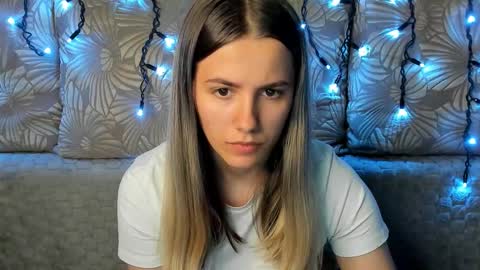 Snapshot of maggiecake chatting on October 22, 2:45 am Maggie online show from October 22, 2:45 am