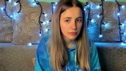 Snapshot of maggiecake chatting on October 27, 3:10 am Maggie online show from October 27, 3:10 am