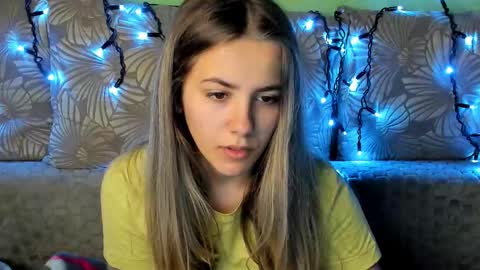 Snapshot of maggiecake chatting on November 4, 4:00 am Maggie online show from November 4, 4:00 am